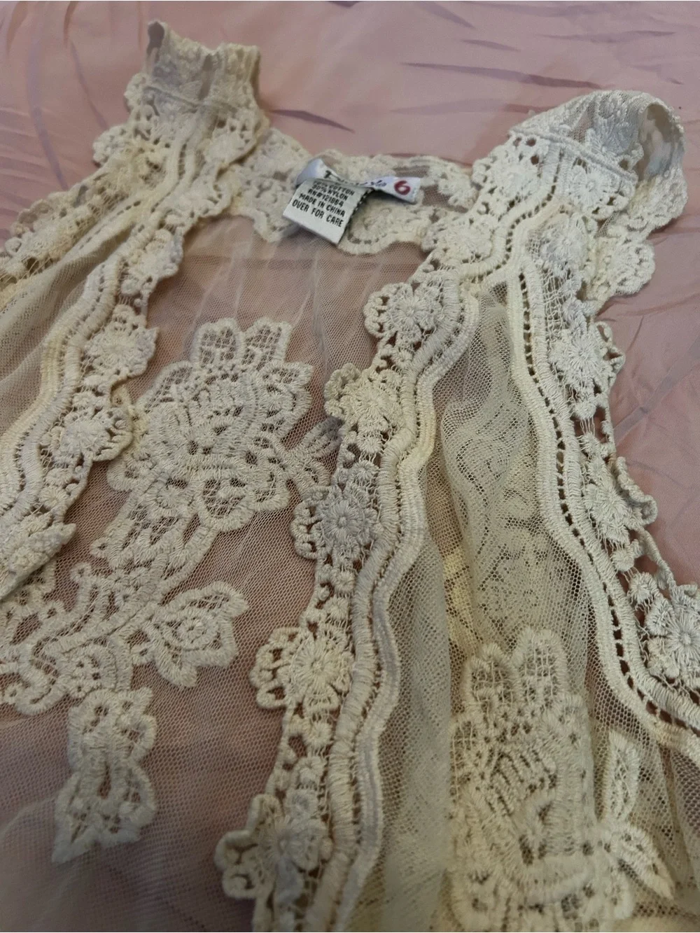 Pinky Cream Crochet Lace Overlay Vest. Size L - Picture 2 of 6